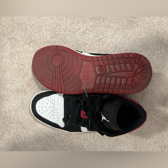 Nike air Jordan one low ‘Black Toe’ very good condition worn only 10 times going - Picture 4 of 4